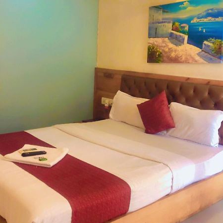 Grandeur By Avion Palace Near T2 International Airport Bombay Extérieur photo
